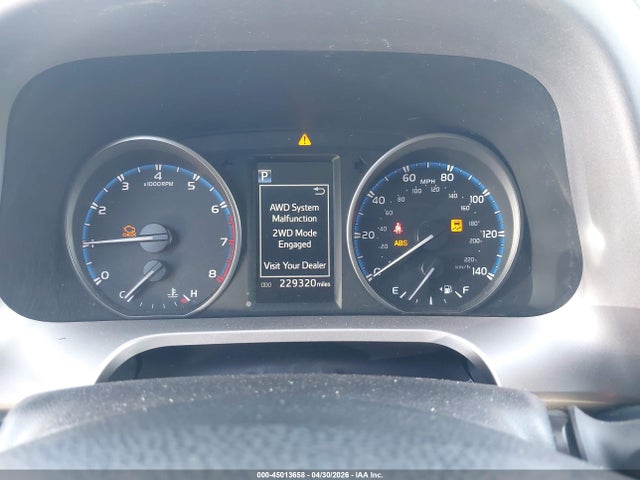 JTMBFREVXJJ719977 Toyota RAV4 LE