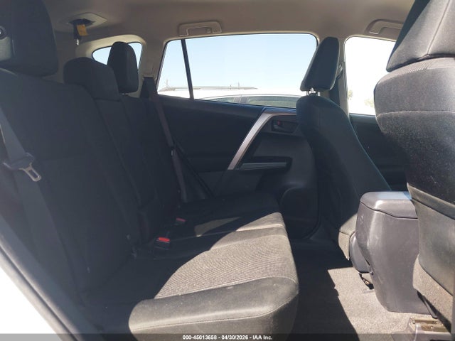 JTMBFREVXJJ719977 Toyota RAV4 LE
