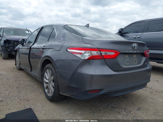 45013874 :رقم المزاد ، 4T1B11HKXKU679347 vin ، 2019 Toyota Camry Le مزاد بيع