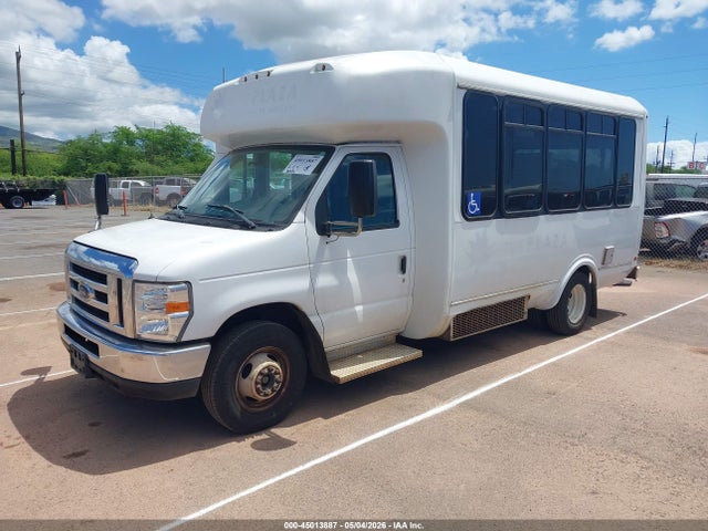 Ford E-350 Cutaway 2018 1FDEE3FS5JDC04171 Image 2