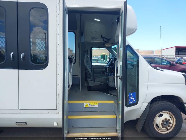 Ford E-350 Cutaway 2018 1FDEE3FS5JDC04171 Image 7