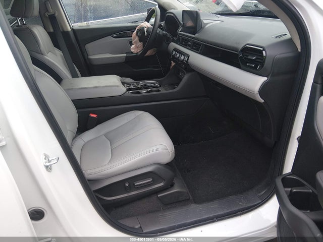 Продажа на аукционе авто 2025 Honda Pilot Touring, vin: 5FNYG1H77SB184640, номер лота: 45013901