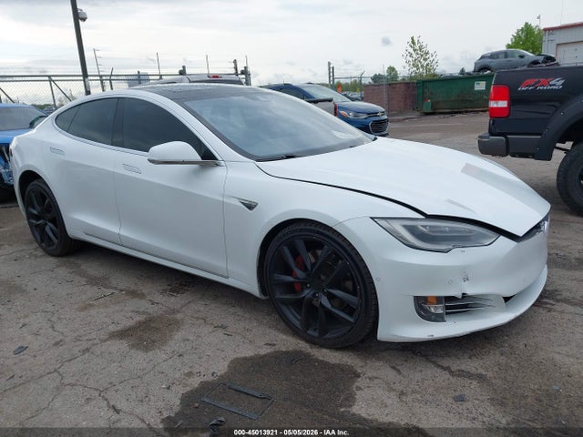 2016 Tesla Model S 60d/70d/75d/85d/90d მანქანა იყიდება აუქციონზე, vin: 5YJSA1E28GF145952, აუქციონის ნომერი: 45013921