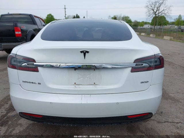 2016 Tesla Model S 60d/70d/75d/85d/90d მანქანა იყიდება აუქციონზე, vin: 5YJSA1E28GF145952, აუქციონის ნომერი: 45013921