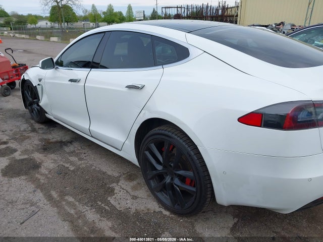 2016 Tesla Model S 60d/70d/75d/85d/90d მანქანა იყიდება აუქციონზე, vin: 5YJSA1E28GF145952, აუქციონის ნომერი: 45013921