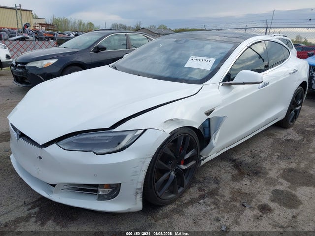 2016 Tesla Model S 60d/70d/75d/85d/90d მანქანა იყიდება აუქციონზე, vin: 5YJSA1E28GF145952, აუქციონის ნომერი: 45013921