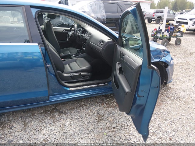 Продажа на аукционе авто 2017 Volkswagen Jetta 1.4t Se, vin: 3VWDB7AJ4HM309682, номер лота: 45013924