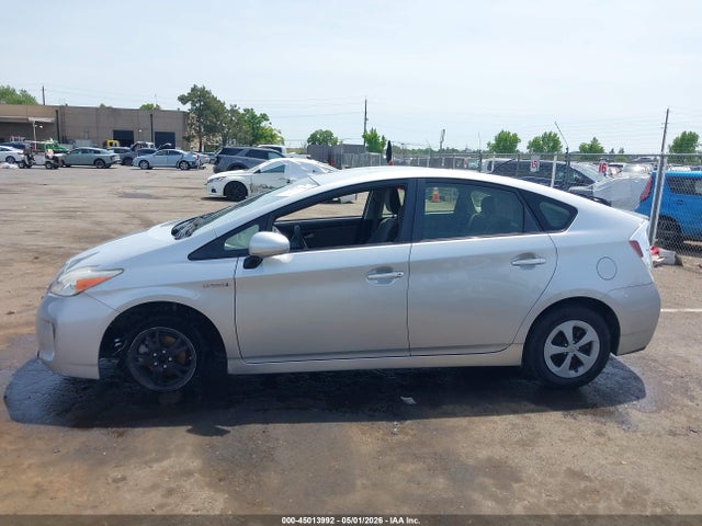 Toyota Prius Two 2015 JTDKN3DU2F0464621 Image 13