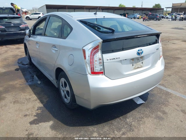 Toyota Prius Two 2015 JTDKN3DU2F0464621 Image 3