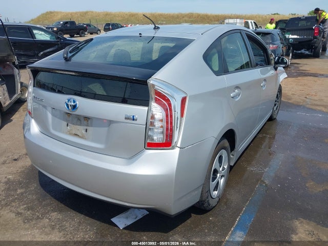 Toyota Prius Two 2015 JTDKN3DU2F0464621 Image 4