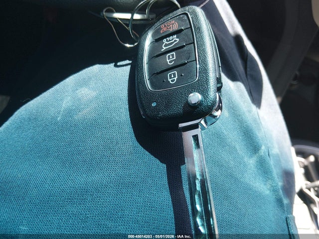 5NMZT3LB8JH061949 Hyundai Santa Fe Sport 2.4l
