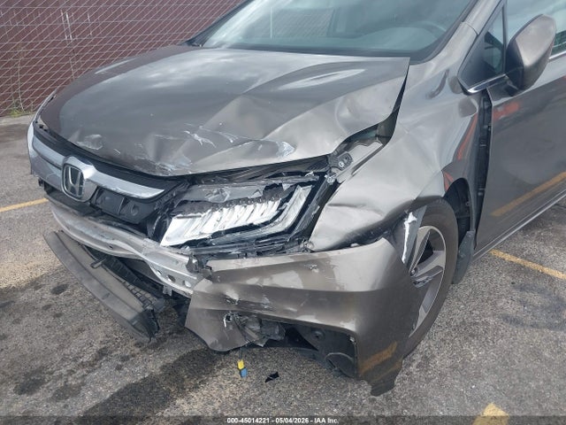 2018 Honda Odyssey Touring მანქანა იყიდება აუქციონზე, vin: 5FNRL6H89JB005583, აუქციონის ნომერი: 45014221