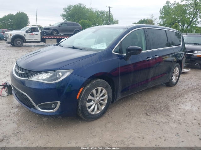 45014326 :رقم المزاد ، 2C4RC1FGXJR212226 vin ، 2018 Chrysler Pacifica Touring Plus مزاد بيع