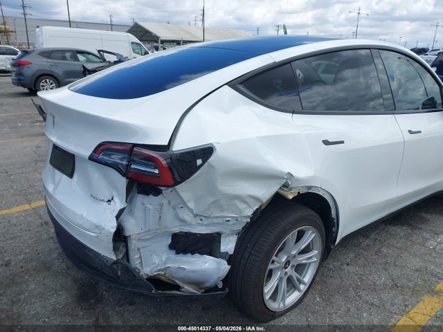 Продажа на аукционе авто 2023 Tesla Model Y Awd/long Range Dual Motor All-wheel Drive, vin: 7SAYGDEE9PA138321, номер лота: 45014337