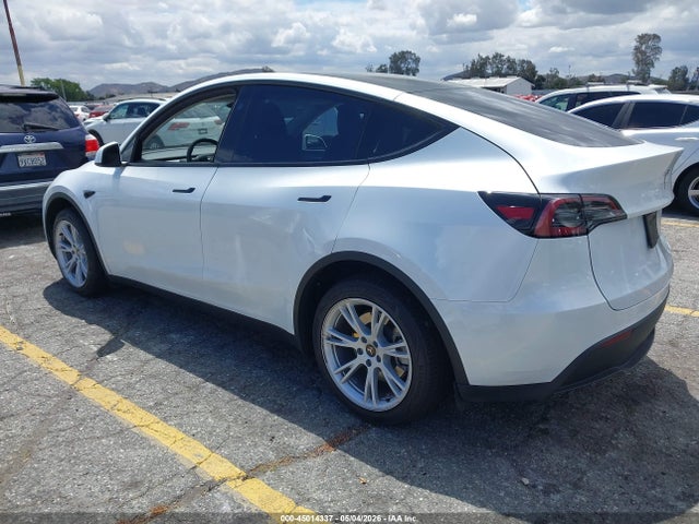 Продажа на аукционе авто 2023 Tesla Model Y Awd/long Range Dual Motor All-wheel Drive, vin: 7SAYGDEE9PA138321, номер лота: 45014337