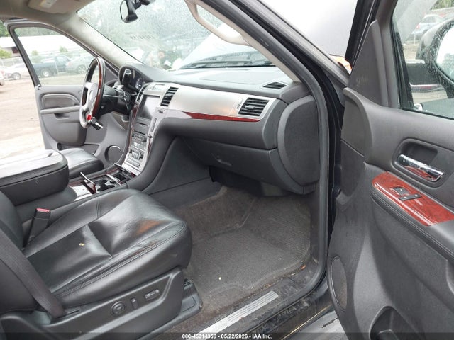 Продажа на аукционе авто 2010 Cadillac Escalade Esv Standard, vin: 1GYUKGEFXAR144129, номер лота: 45014358