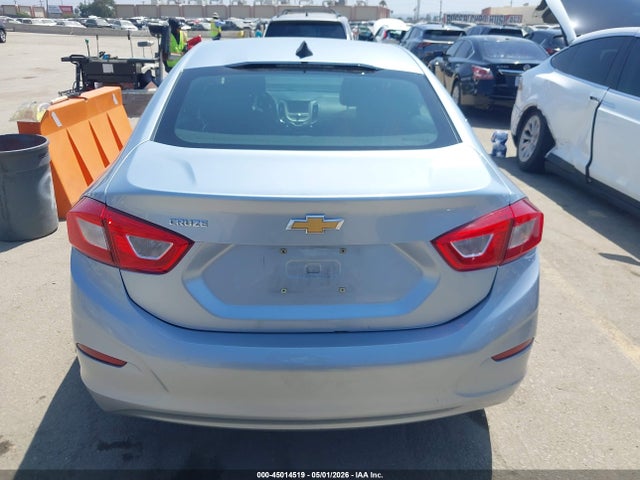 45014519 :رقم المزاد ، 1G1BC5SM2J7159858 vin ، 2018 Chevrolet Cruze Ls Auto مزاد بيع