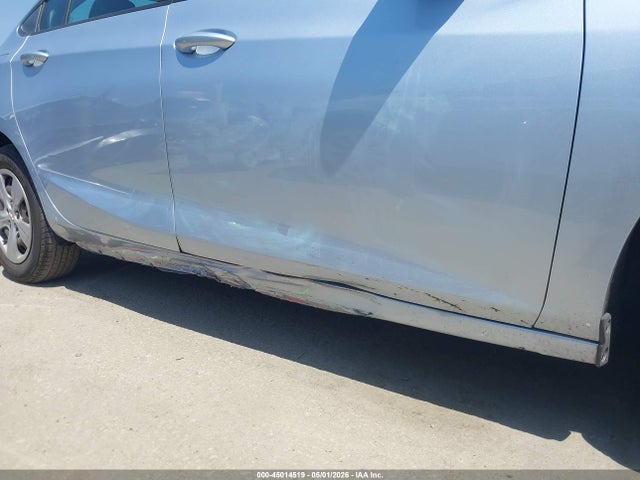 45014519 :رقم المزاد ، 1G1BC5SM2J7159858 vin ، 2018 Chevrolet Cruze Ls Auto مزاد بيع
