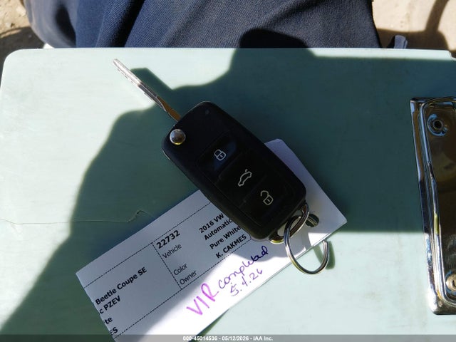45014536 :رقم المزاد ، 3VWJ17AT4GM604822 vin ، 2016 Volkswagen Beetle 1.8t Se مزاد بيع