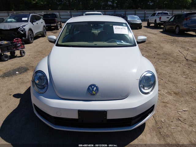 45014536 :رقم المزاد ، 3VWJ17AT4GM604822 vin ، 2016 Volkswagen Beetle 1.8t Se مزاد بيع