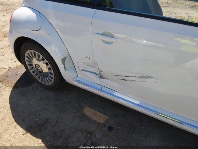 45014536 :رقم المزاد ، 3VWJ17AT4GM604822 vin ، 2016 Volkswagen Beetle 1.8t Se مزاد بيع