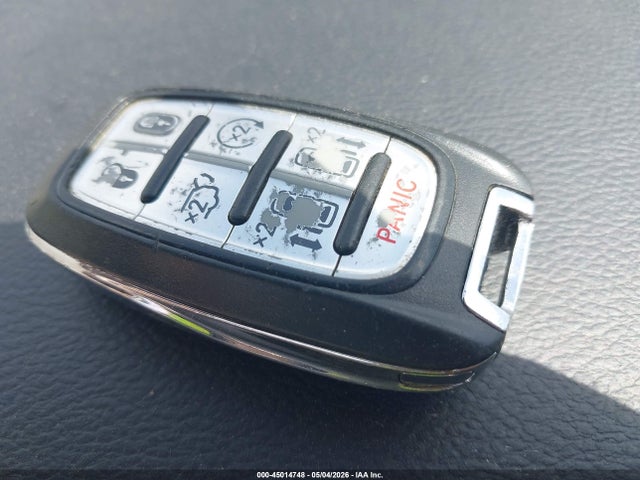 45014748 :رقم المزاد ، 2C4RC1BG1KR651550 vin ، 2019 Chrysler Pacifica Touring L مزاد بيع