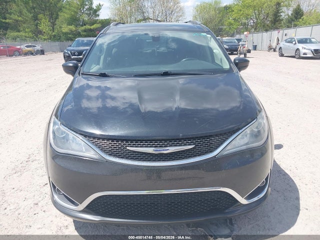 45014748 :رقم المزاد ، 2C4RC1BG1KR651550 vin ، 2019 Chrysler Pacifica Touring L مزاد بيع