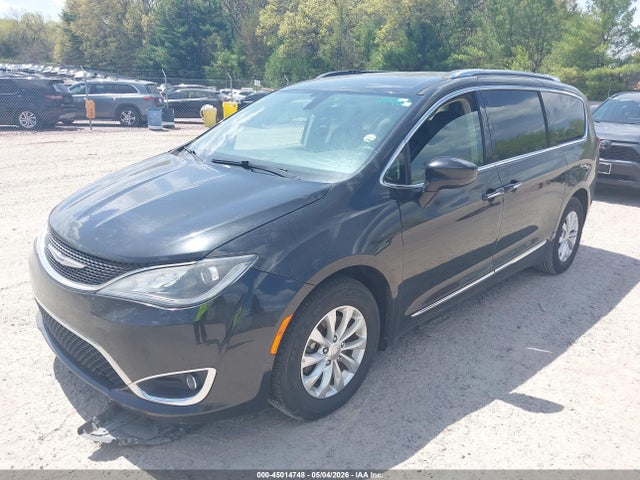 45014748 :رقم المزاد ، 2C4RC1BG1KR651550 vin ، 2019 Chrysler Pacifica Touring L مزاد بيع