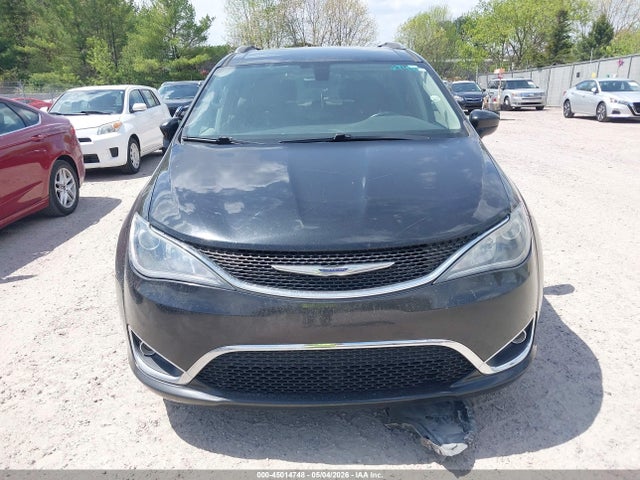 45014748 :رقم المزاد ، 2C4RC1BG1KR651550 vin ، 2019 Chrysler Pacifica Touring L مزاد بيع