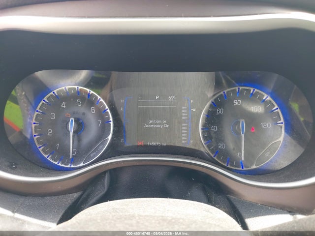 45014748 :رقم المزاد ، 2C4RC1BG1KR651550 vin ، 2019 Chrysler Pacifica Touring L مزاد بيع