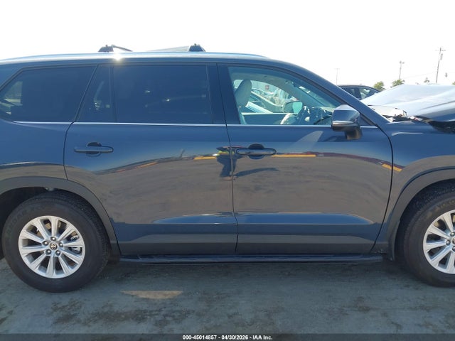 2025 Toyota Grand Highlander Xle მანქანა იყიდება აუქციონზე, vin: 5TDAAAB50SS077645, აუქციონის ნომერი: 45014857