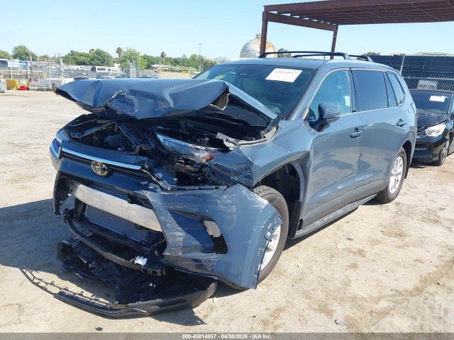 2025 Toyota Grand Highlander Xle მანქანა იყიდება აუქციონზე, vin: 5TDAAAB50SS077645, აუქციონის ნომერი: 45014857
