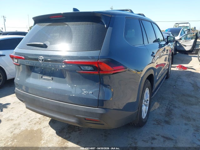 2025 Toyota Grand Highlander Xle მანქანა იყიდება აუქციონზე, vin: 5TDAAAB50SS077645, აუქციონის ნომერი: 45014857
