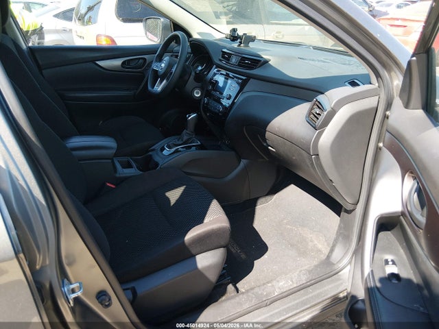 JN1BJ1CR2HW114678 Nissan Rogue Sport S