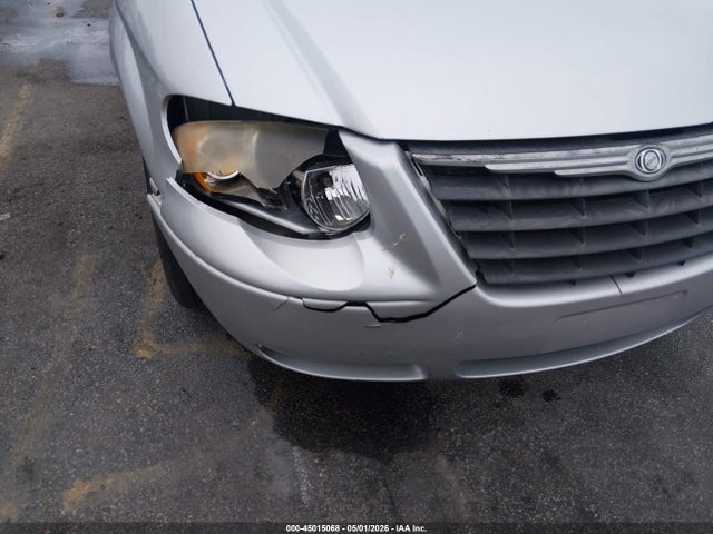 2005 Chrysler Town & Country Touring მანქანა იყიდება აუქციონზე, vin: 2C8GP54L95R541670, აუქციონის ნომერი: 45015068