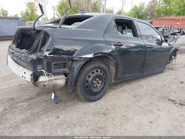 45015135 :رقم المزاد ، 2C3CCAGG1GH296573 vin ، 2016 Chrysler 300 مزاد بيع