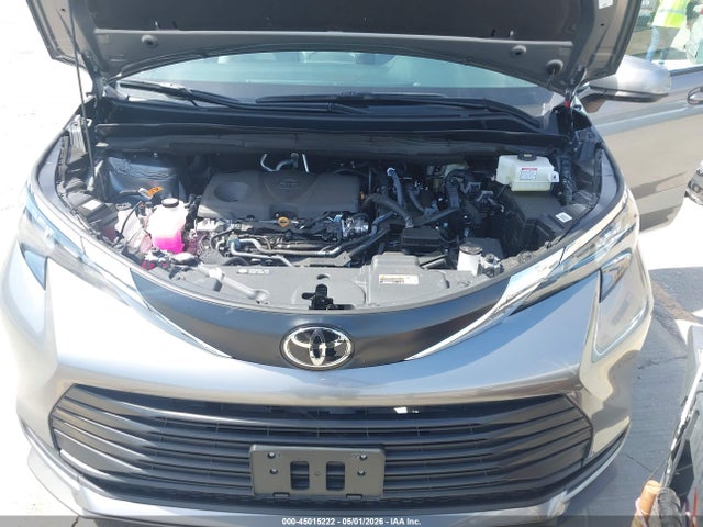 Toyota SIENNA LE 2026 5TDKRKECXTS301681 Image 10