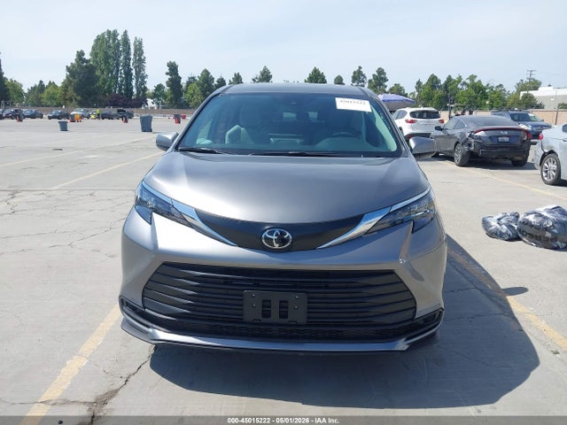 Toyota SIENNA LE 2026 5TDKRKECXTS301681 Image 12