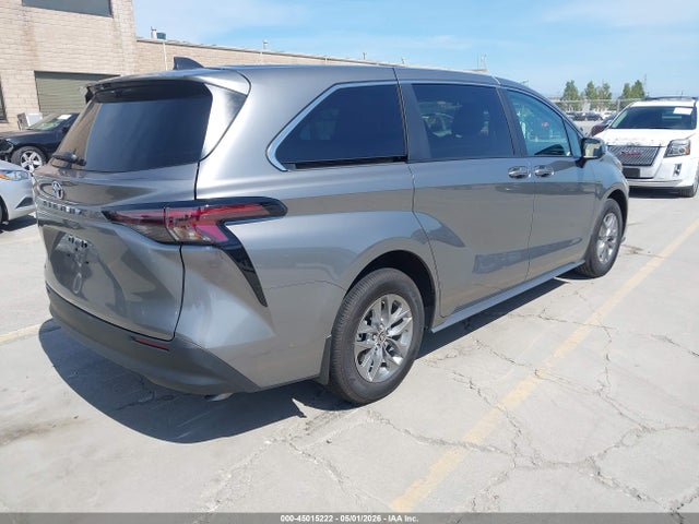 Toyota SIENNA LE 2026 5TDKRKECXTS301681 Image 4