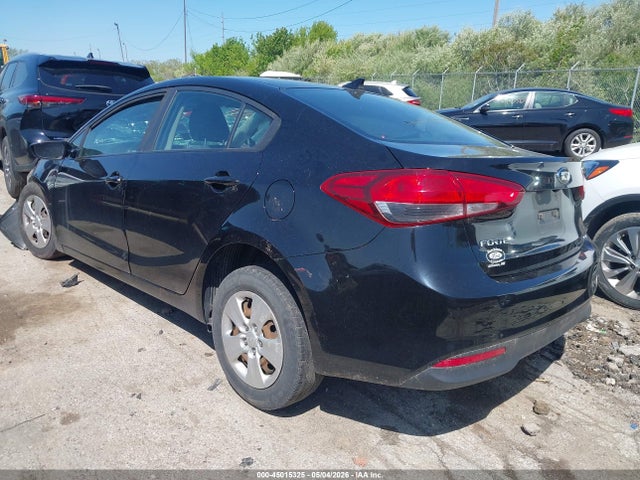 45015325 :رقم المزاد ، 3KPFL4A7XHE062996 vin ، 2017 Kia Forte Lx مزاد بيع