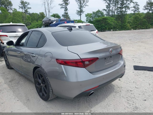 2021 Alfa Romeo Giulia Ti Rwd მანქანა იყიდება აუქციონზე, vin: ZARFAMBN0M7647671, აუქციონის ნომერი: 45015433