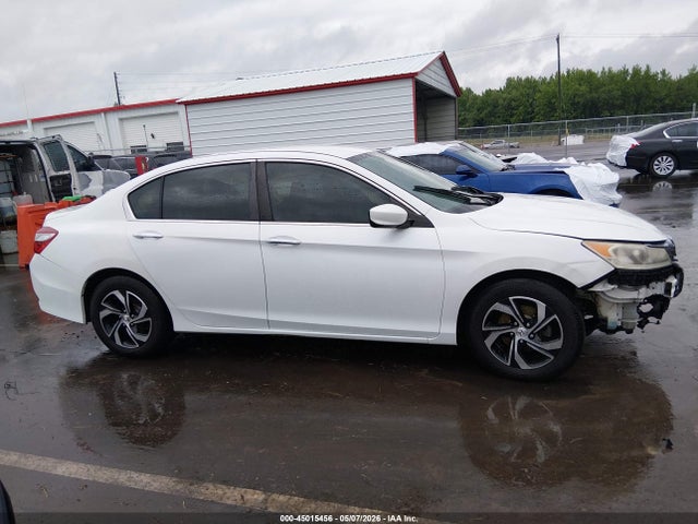 45015456 :رقم المزاد ، 1HGCR2F30HA020448 vin ، 2017 Honda Accord Lx مزاد بيع
