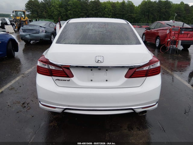 45015456 :رقم المزاد ، 1HGCR2F30HA020448 vin ، 2017 Honda Accord Lx مزاد بيع