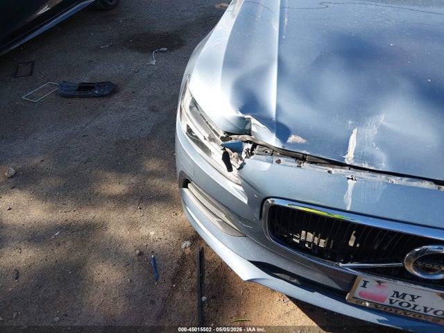 LVY982MK8JP034910 Volvo S90 T5 Momentum