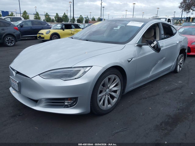 2017 Tesla Model S 100d/60d/75d/90d/p100d მანქანა იყიდება აუქციონზე, vin: 5YJSA1E28HF189533, აუქციონის ნომერი: 45015544