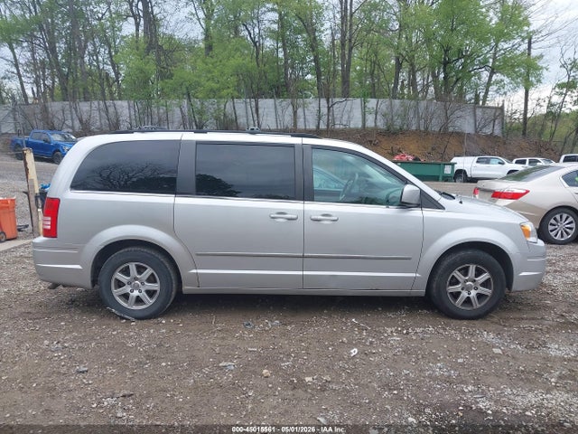 2010 Chrysler Town & Country Touring მანქანა იყიდება აუქციონზე, vin: 2A4RR5D15AR240949, აუქციონის ნომერი: 45015561