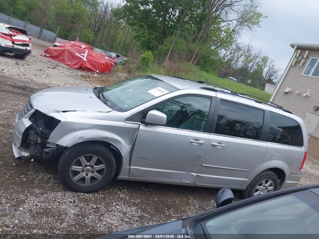 2010 Chrysler Town & Country Touring მანქანა იყიდება აუქციონზე, vin: 2A4RR5D15AR240949, აუქციონის ნომერი: 45015561