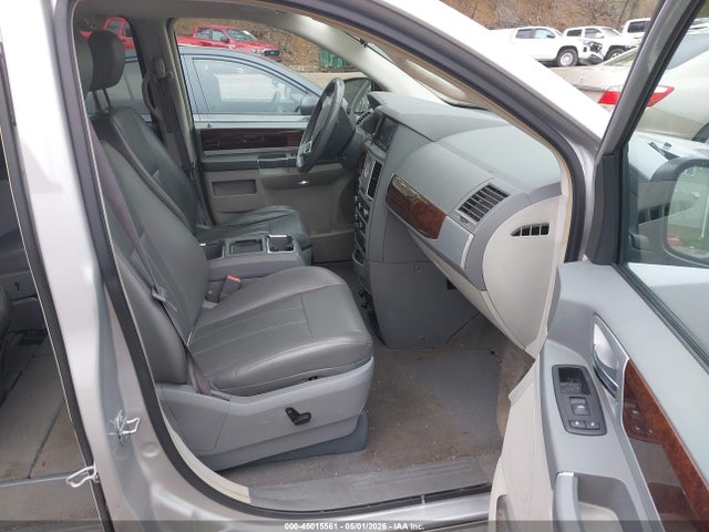 2010 Chrysler Town & Country Touring მანქანა იყიდება აუქციონზე, vin: 2A4RR5D15AR240949, აუქციონის ნომერი: 45015561