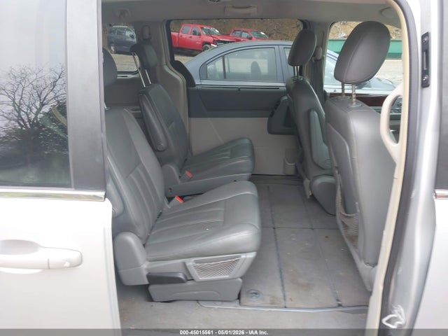 2010 Chrysler Town & Country Touring მანქანა იყიდება აუქციონზე, vin: 2A4RR5D15AR240949, აუქციონის ნომერი: 45015561