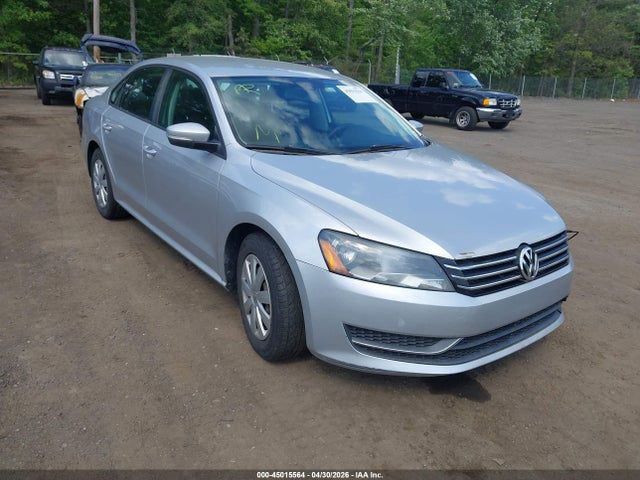 2013 Volkswagen Passat 2.5l S მანქანა იყიდება აუქციონზე, vin: 1VWAP7A30DC072576, აუქციონის ნომერი: 45015564
